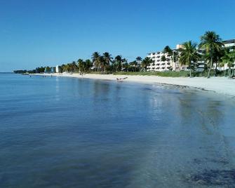 Seaside Condo, December Special - Cayo Hueso - Playa