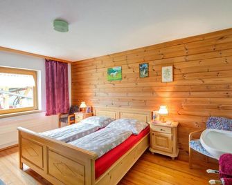 Scenic Apartment in Tirol with Garden - Kaltenbach - Bedroom