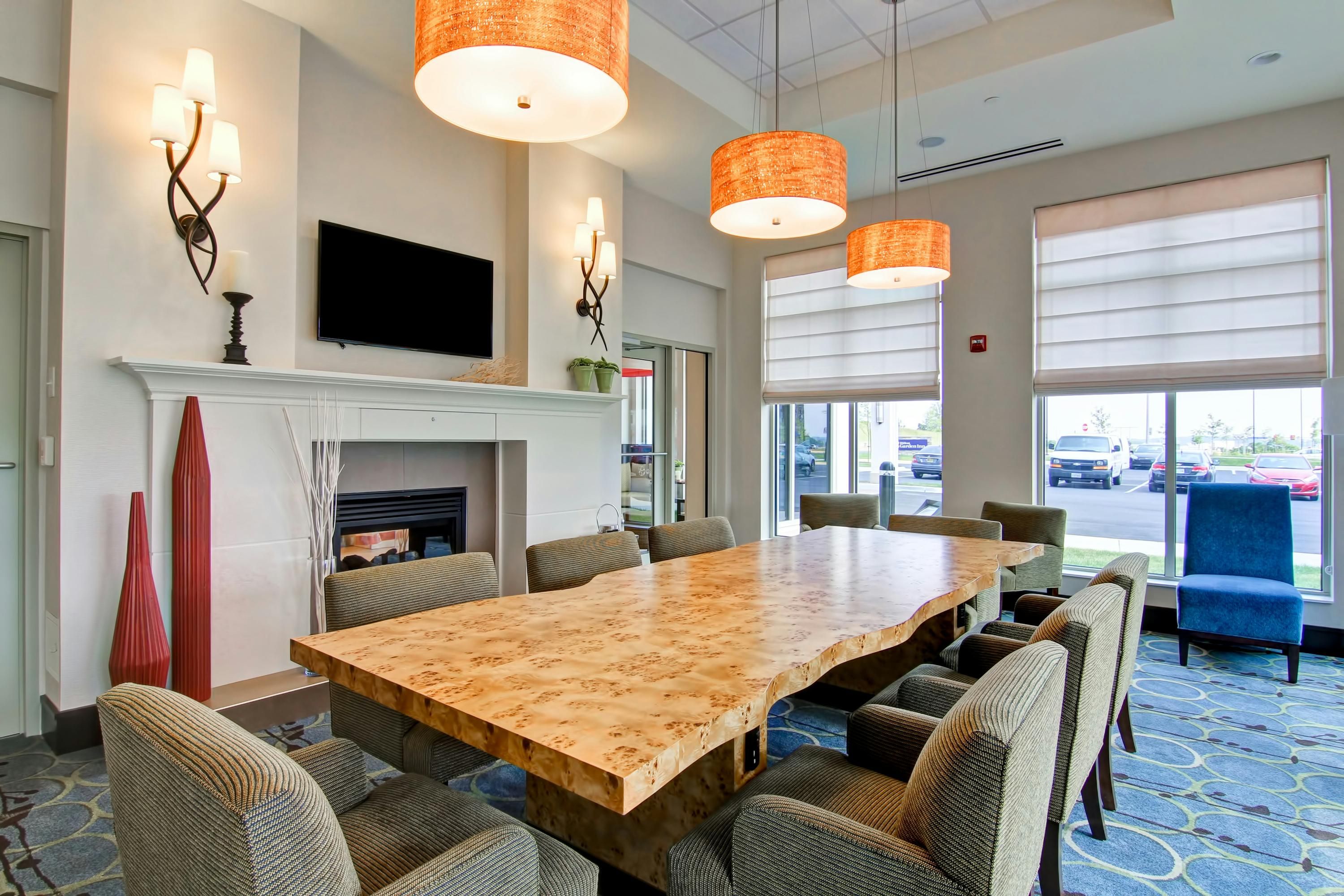 Hilton Garden Inn Woodbridge - Woodbridge - Jídelna