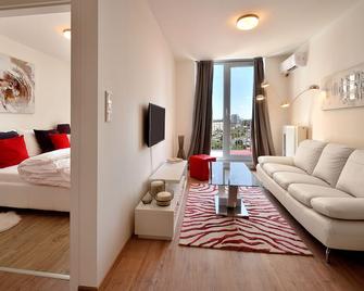 Apollis Business&Budget by Ambiente - Bratislava - Living room