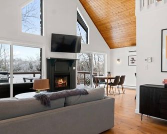 Lakefront Retreat | Dock, Kayaks & Fire Pit - Becket - Sala de estar