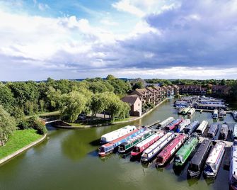 Peartree Lodge Waterside - Milton Keynes