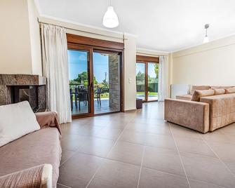 Beach Villa Ergopoli - Polychrono - Wohnzimmer