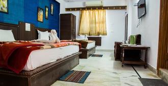 Hotel Udai Palace - Centrally Located Budget Family Stay - Udaipur - Soverom
