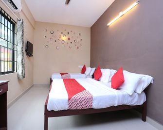 OYO 4706 Chalil Residency - Kolenchery - Habitación