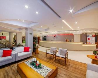 Hotel Laghetto Siena - גרמאדו - דלפק קבלה