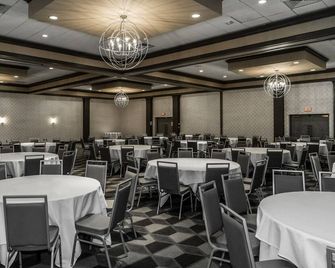 Four Points by Sheraton Detroit Novi - Novi - Salão de banquetes
