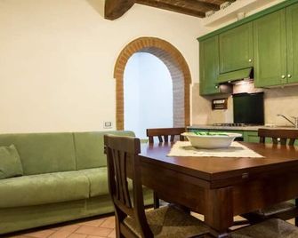 Apartment in the historic center - San Gimignano - Essbereich