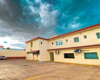 Hotel Express Inn Juchitan - Juchitán de Zaragoza - Edificio