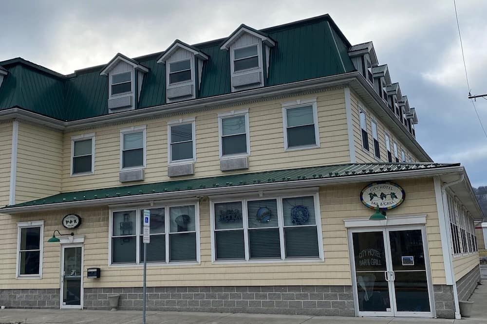 The City Hotel Bar & Grill - Northern Cambria - Edificio