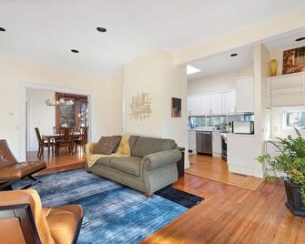 Huge historic Eastside home - walk to Brown, RISD - Providence