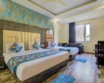 Smart Plaza Hotel-at Airport - New Delhi