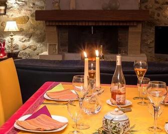 Hameau d'hôtes La Roseraie-Drôme - Nyons - Dining room