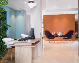 ibis Styles Bourg La Reine - Bourg-la-Reine - Front desk