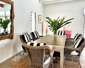 The Moso - Port Vila - Comedor
