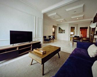Century Bay Private Residences - Bayan Lepas - Stue