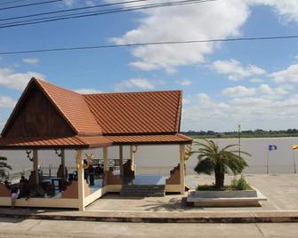 That Phanom River View Hotel - That Phanom Nuea - Pátio