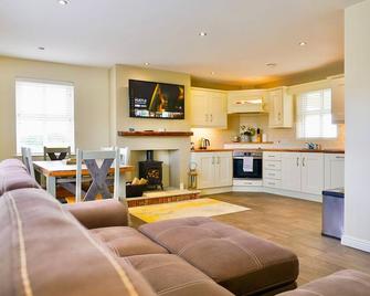 Clonlum Holiday Cottages - Newry - Living room