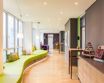 Novotel Düsseldorf City West (Seestern) - Düsseldorf - Wohnzimmer