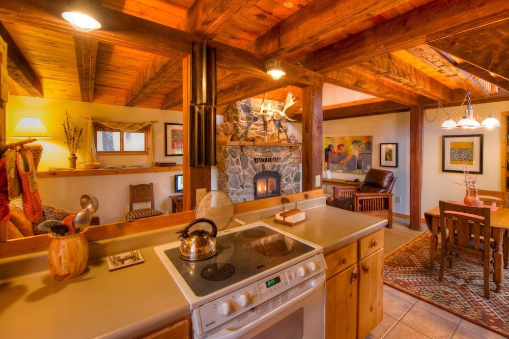Cabin at Green Mountain - Deadwood - Kitchen