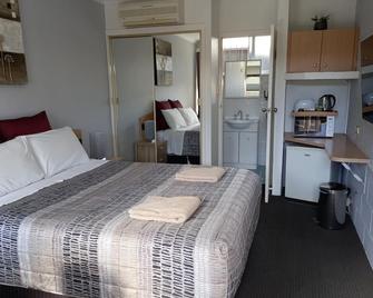White Manor Motel - Cooma - Makuuhuone