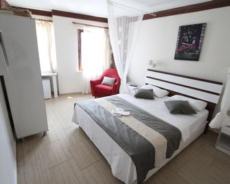 Lavinya Hotel Bozcaada - Bozcaada - Bedroom