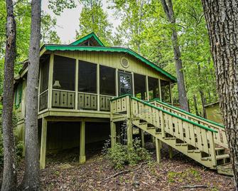 Chalet located right across from our putt-putt course and offers a amazing view. - Pine Mountain - Building