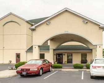 Quality Inn & Suites Columbus West - Hilliard - Columbus - Building