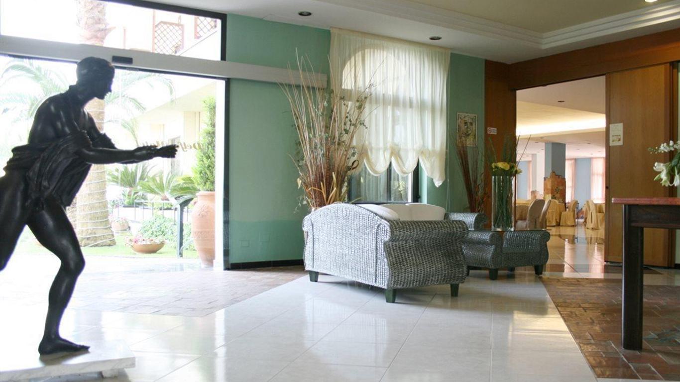 Hotel Delfa