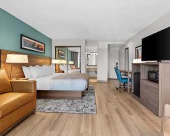 Quality Inn and Suites Hermosa Beach - Hermosa Beach - Bedroom