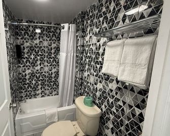 Beauty Rest Hotel - Edison - Bad