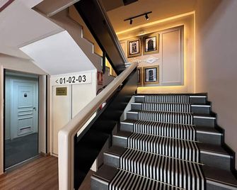 Sweet Hotel Renasa - Valencia - Escaleras