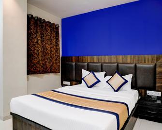 Veera Residency - Mumbai - Bedroom