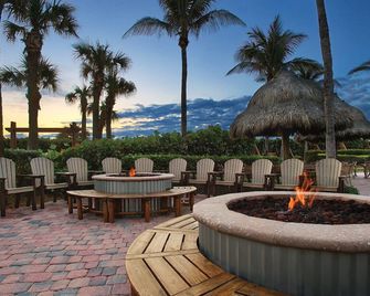 Marriott Ocean Pointe, Breathtaking two bedroom! Incredible Beach! - Palm Beach Shores - Binnenhof
