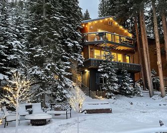 Quintessential Lake House on the shore of GL, awe-inspiring views - Grand Lake - Building