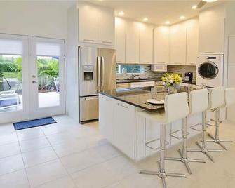 Discounted Rates! 20% Off Monthly Rate! 15% Of Nightly Rate! Ocean! vrr-1500402 - Fort Lauderdale - Cocina