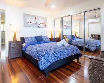 Sixteen Starfish - 3 BR - Walk to Beach - Agnes Water - Bedroom