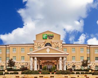 Holiday Inn Express & Suites Brady - Brady - Building