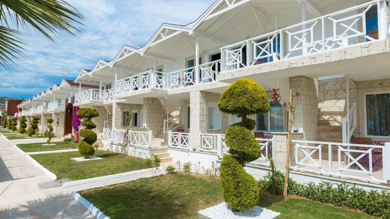 Risus Beach Resort Hotel