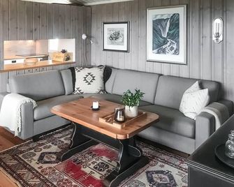 4 Bedroom Beautiful Home In Engerdal - Engerdal - Sala de estar
