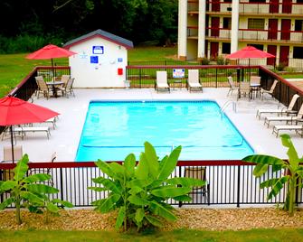 Red Roof Inn & Suites Commerce - Athens - Commerce - Pool