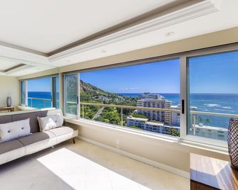 Welcome To Unit #1806! Exquisitely Beautiful High Floor At The Colony Surf. - هونولولو - شرفة