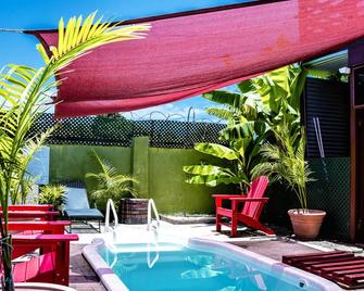 Tropical Getaway Villa: Your Family’s Private Paradise with Pool, BBQ. Drax Hall - Saint Ann’s Bay - Pool