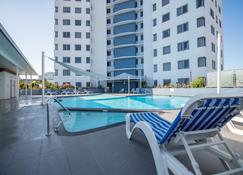 Centrepoint Holiday Apartments - Caloundra - Pool