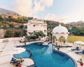 Sayaji Resorts & Spa Udaipur - Udaipur - Pool