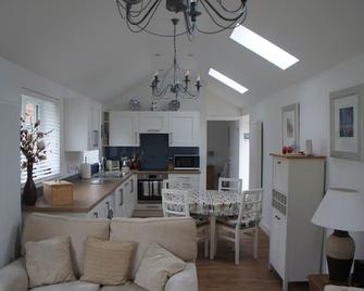Beautifully renovated 2 bedroom cottage - Lutterworth