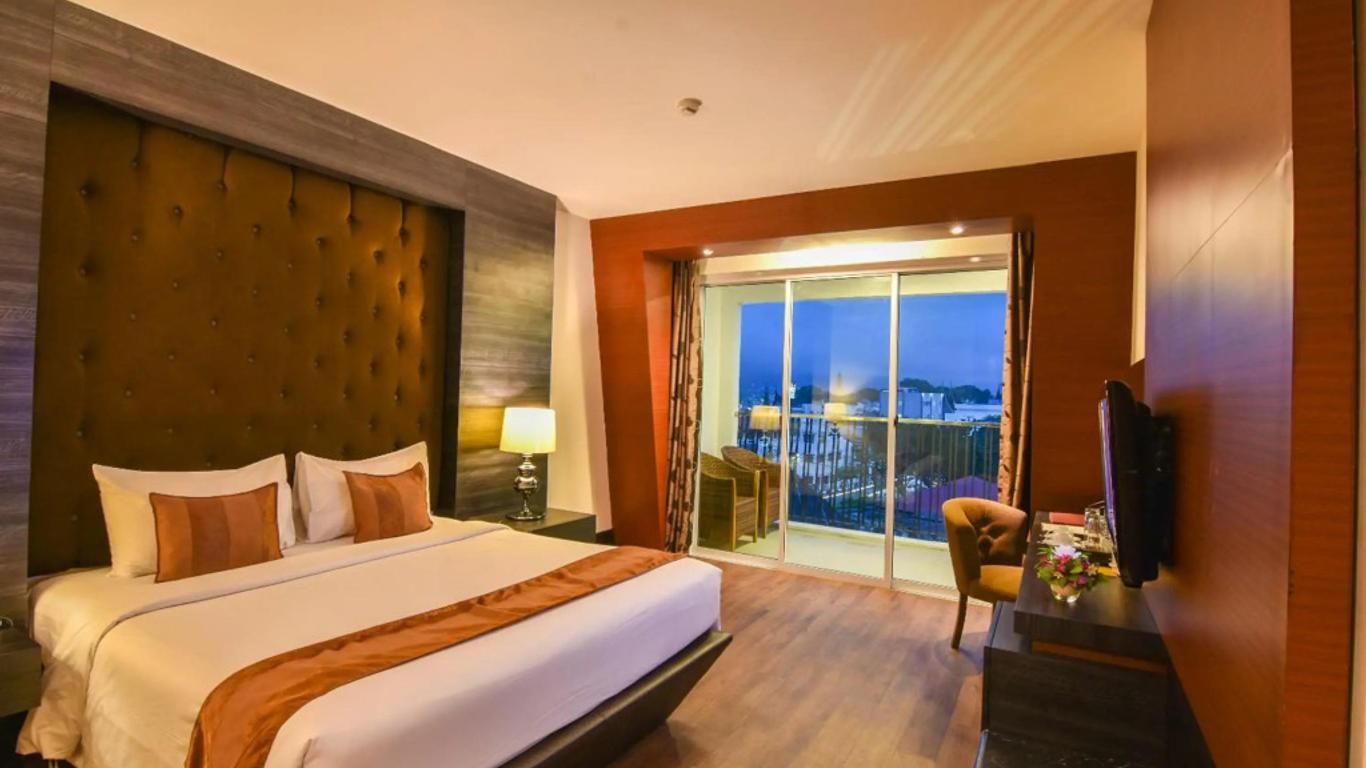 جراند روكي هوتل