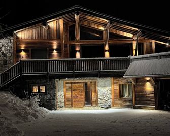 Grand Chalet Combloux / Megève with exceptional view of Mont Blanc - Combloux - Bâtiment