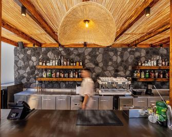 Santo Mangata Boutique Hotel and Spa - Perissa - Bar