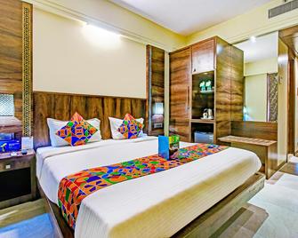 Fabhotel Crawford Inn - Mumbai - Bedroom